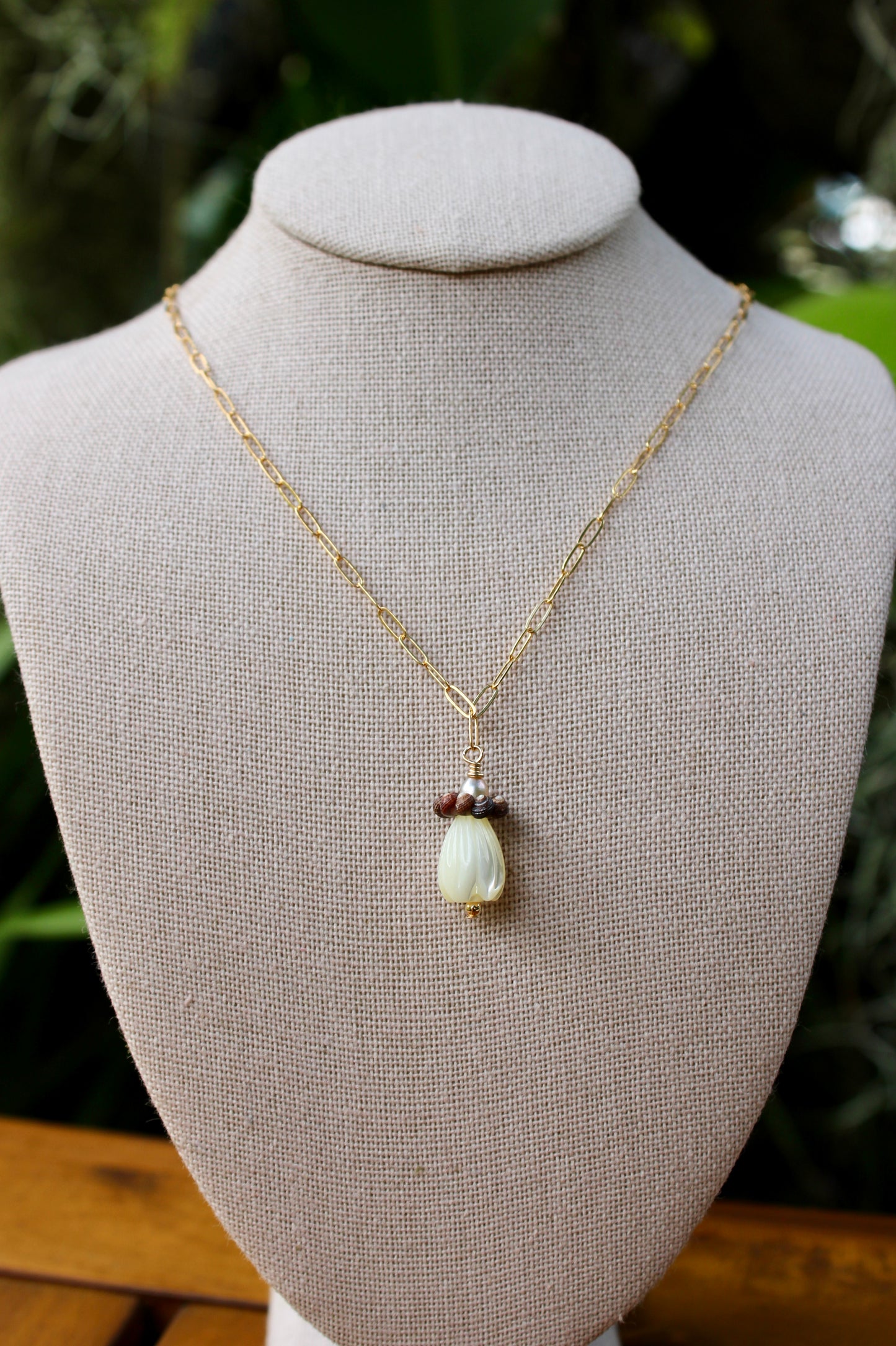 Brown Kahelelani Bloom Necklace