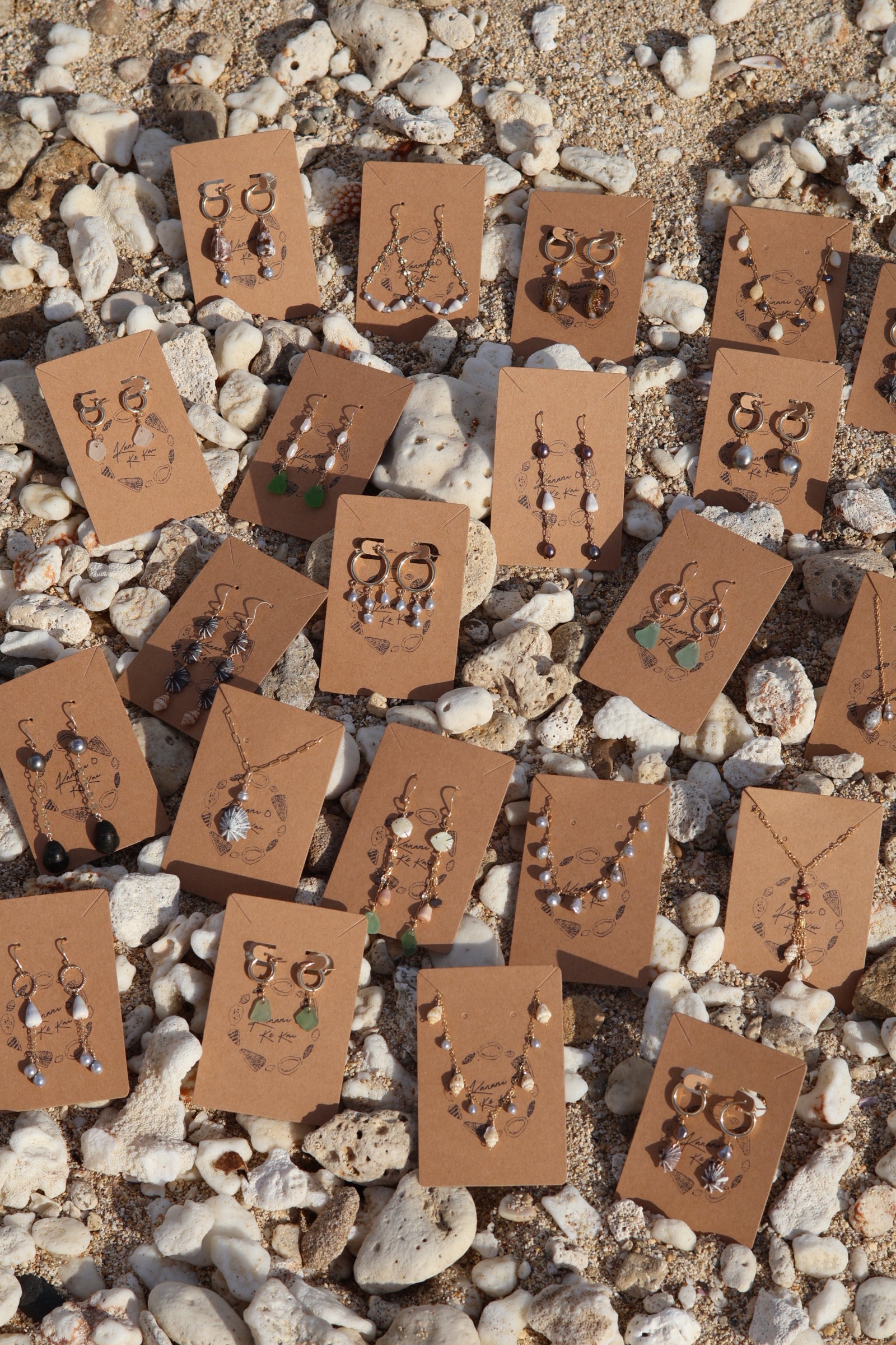 Handmade shell jewelry made in Hawaiʻi. Handpicked shells found free diving and beach combing